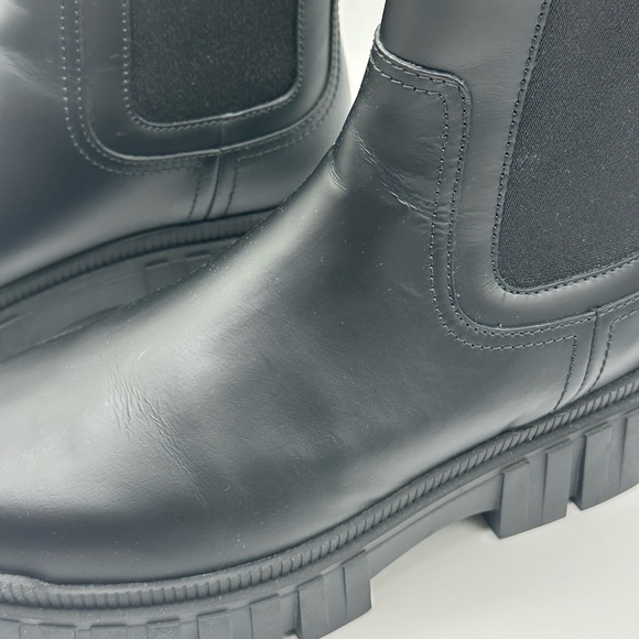 Prada boots - Picture 5 of 8